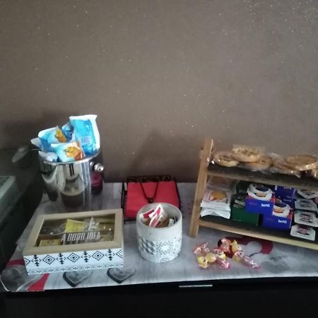 Emmanueli65 Fronte Clinica Per 5 Matrimoniale 2 Singoli 1 Divano Letto Placência Exterior foto