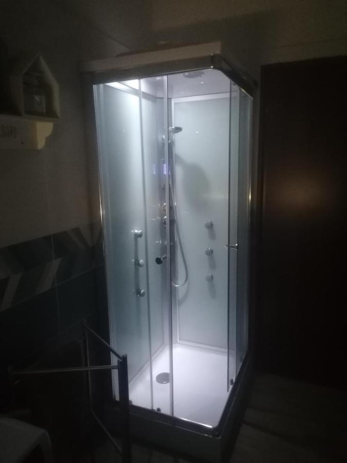Emmanueli65 Fronte Clinica Per 5 Matrimoniale 2 Singoli 1 Divano Letto Placência Exterior foto