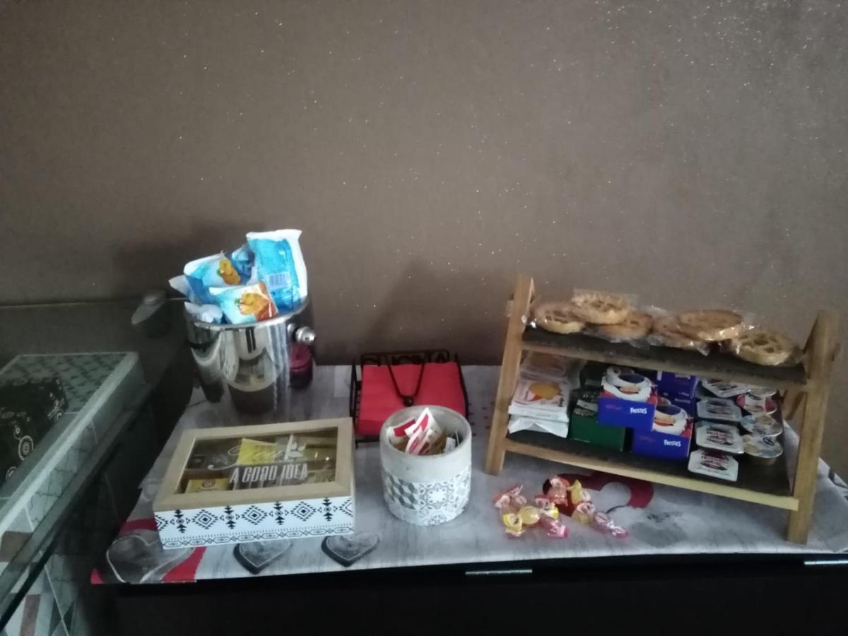 Emmanueli65 Fronte Clinica Per 5 Matrimoniale 2 Singoli 1 Divano Letto Placência Exterior foto