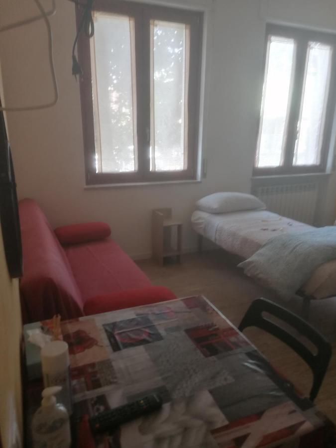 Emmanueli65 Fronte Clinica Per 5 Matrimoniale 2 Singoli 1 Divano Letto Placência Exterior foto